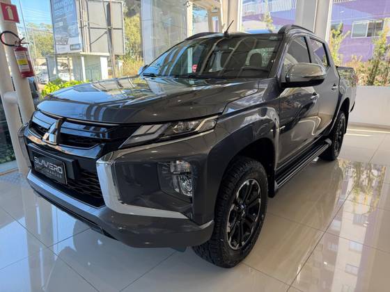 MITSUBISHI L200 TRITON 2.4 16V TURBO DIESEL SPORT HPE CD 4P 4X4 AUTOMÁTICO